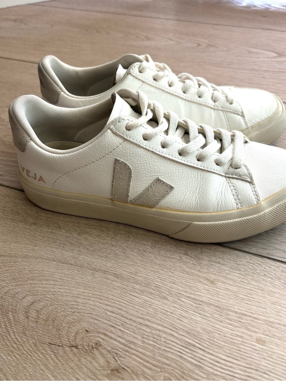 Veja White & Grey Suede Low-Top Leather Sneakers Sz 6